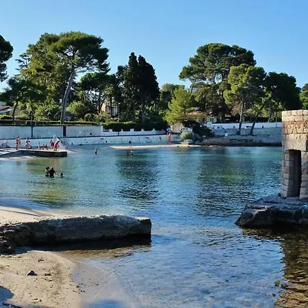 Cap D'antibes 公寓 *